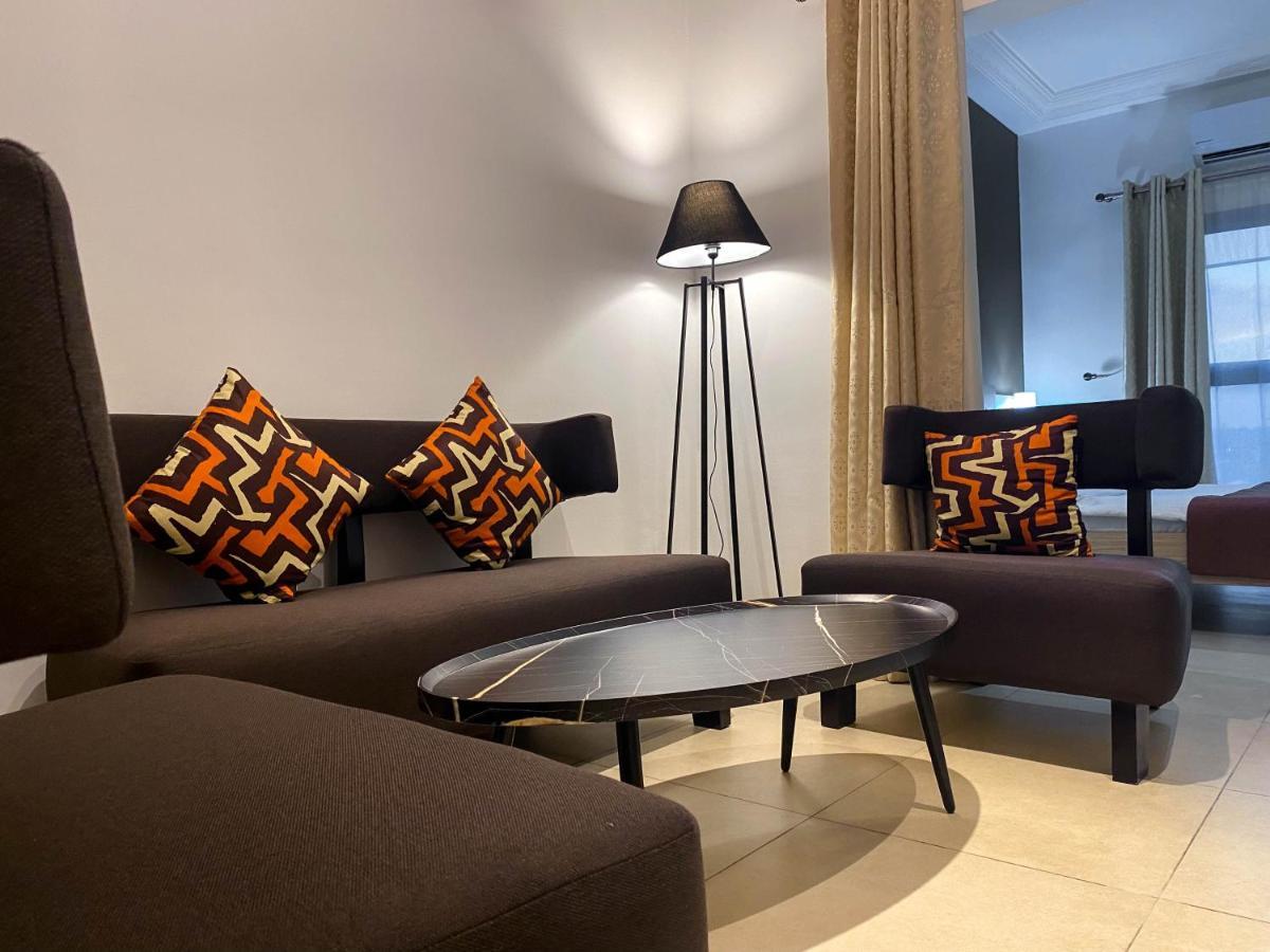 Robert'S Hotel 阿比让 外观 照片