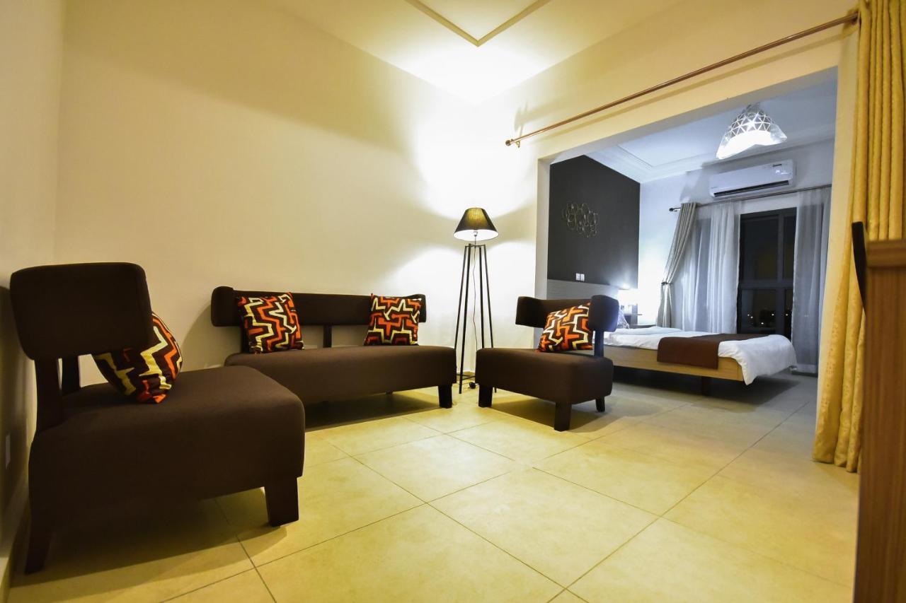 Robert'S Hotel 阿比让 外观 照片