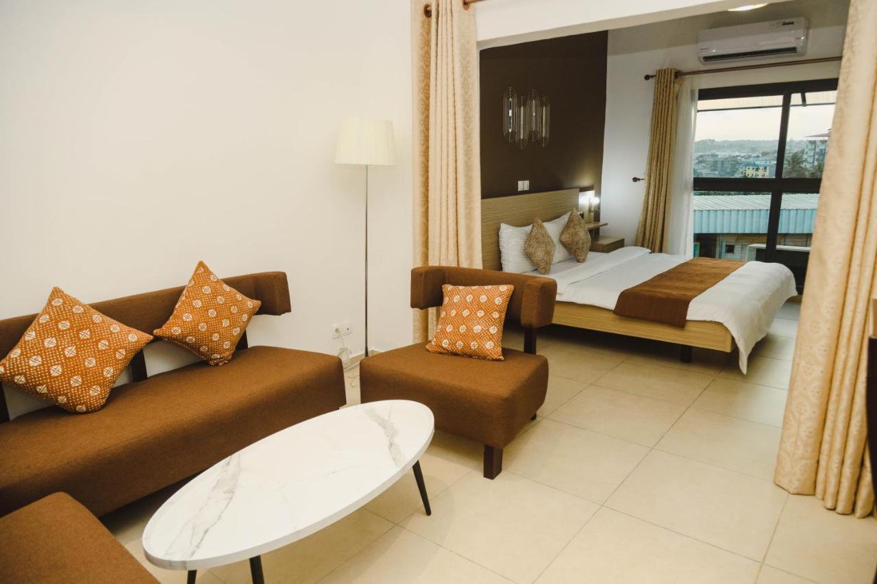 Robert'S Hotel 阿比让 外观 照片