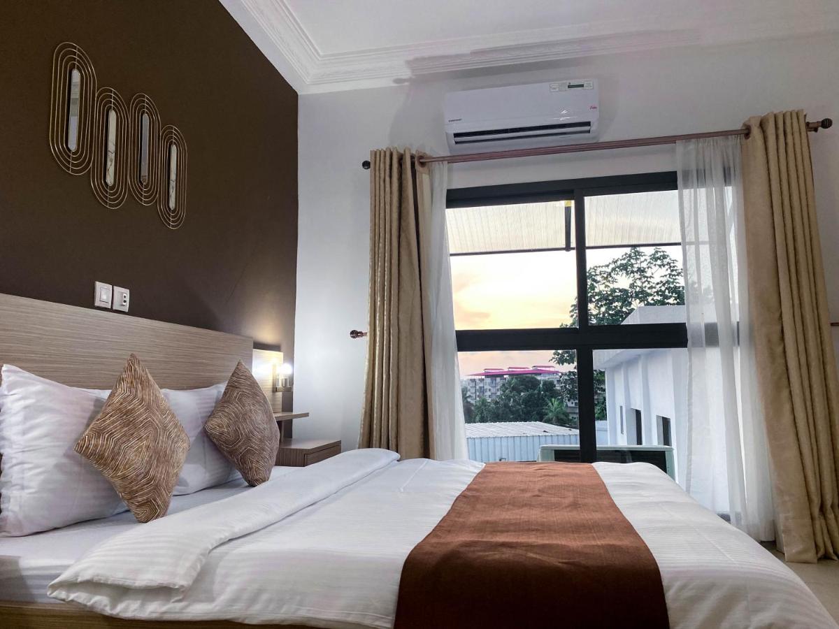Robert'S Hotel 阿比让 外观 照片