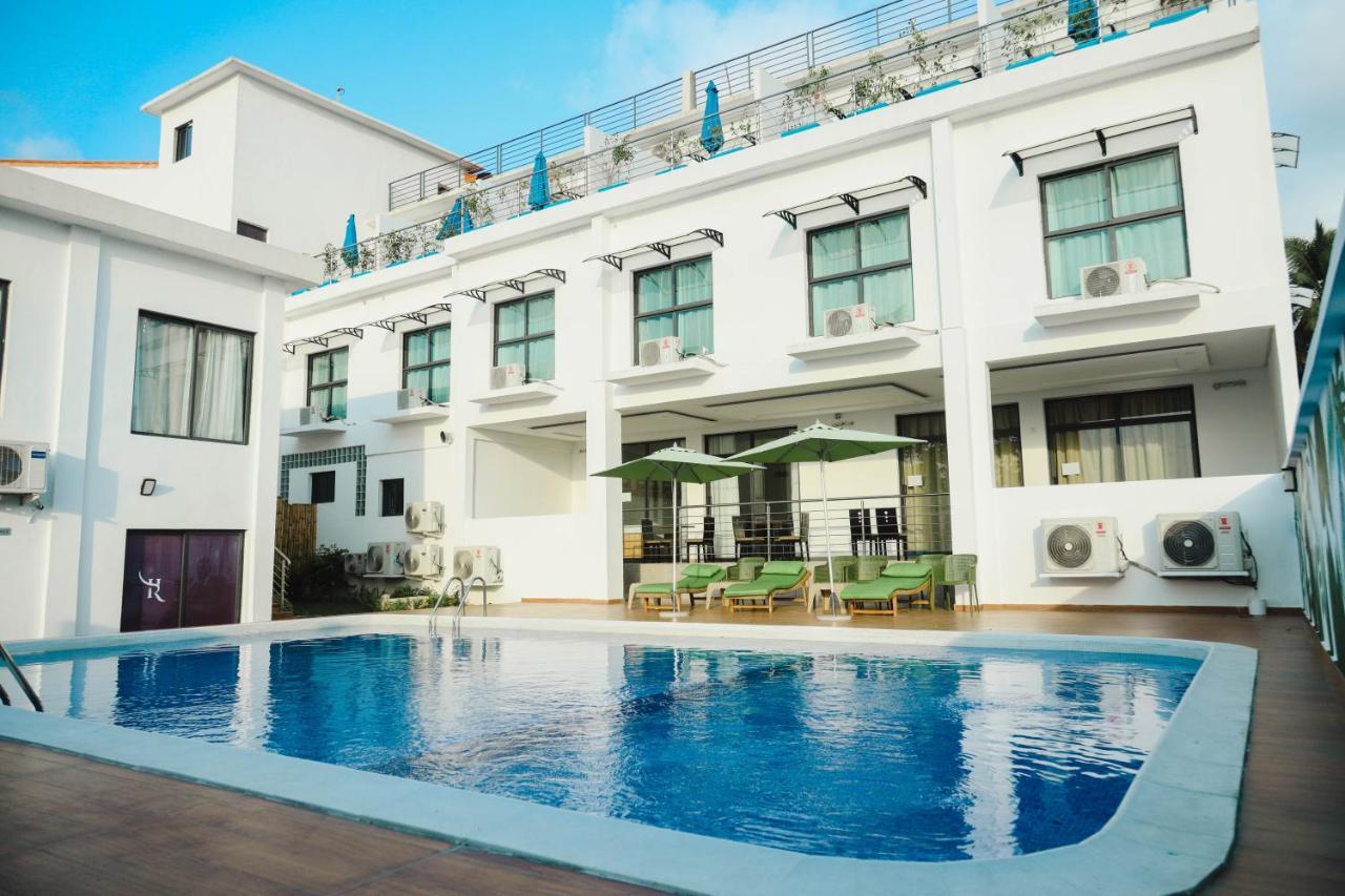 Robert'S Hotel 阿比让 外观 照片