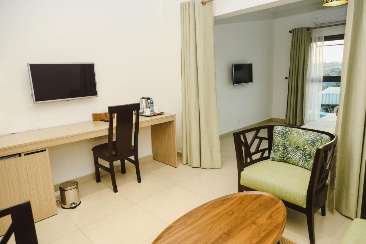 Robert'S Hotel 阿比让 外观 照片